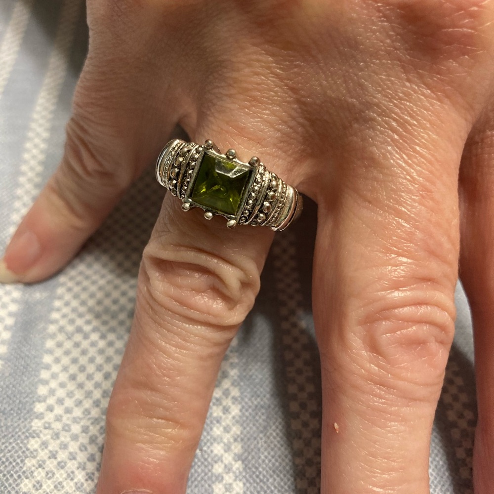 💛TODAY***$15***Vintage designer look silver-toned ring with green crystal.